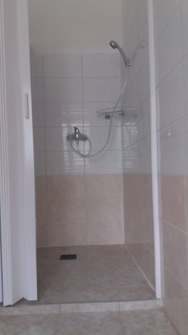 Kiadó családi ház, albérlet, XV. kerületben, Csomád utcában