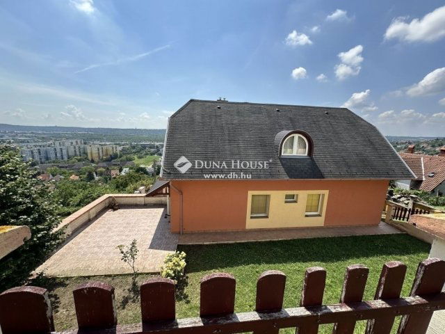 Eladó családi ház, Budaörsön 295 M Ft, 5 szobás