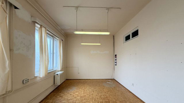 Kiadó iroda, Debrecenben 48 E Ft / hó, 1 szobás