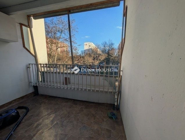 Eladó panellakás, Budapesten, III. kerületben 70 M Ft, 3 szobás