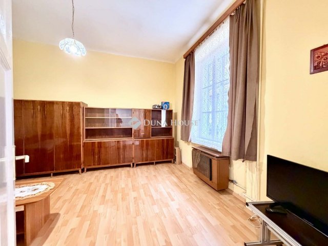 Eladó téglalakás, Budapesten, XIV. kerületben, Telepes utcában