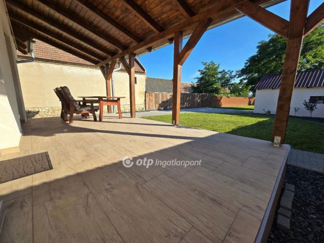 Eladó családi ház, Bébén 78 M Ft, 1+3 szobás