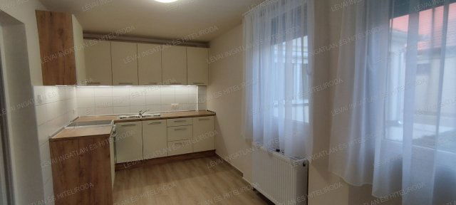 Kiadó családi ház, albérlet, Békéscsabán 80 E Ft / hó
