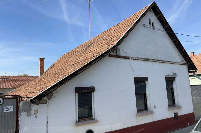 Eladó családi ház, Makón, Vágóhíd utcában 21 M Ft