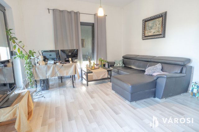 Eladó családi ház, Szegeden 125 M Ft, 3 szobás