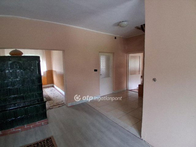 Eladó családi ház, Ácson 52 M Ft, 4 szobás