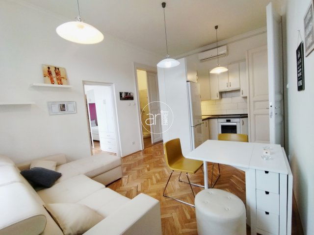 Kiadó téglalakás, albérlet, Szegeden 287 E Ft / hó