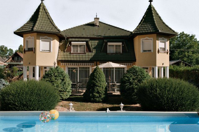 Eladó családi ház, Dombóváron 199 M Ft, 4+4 szobás