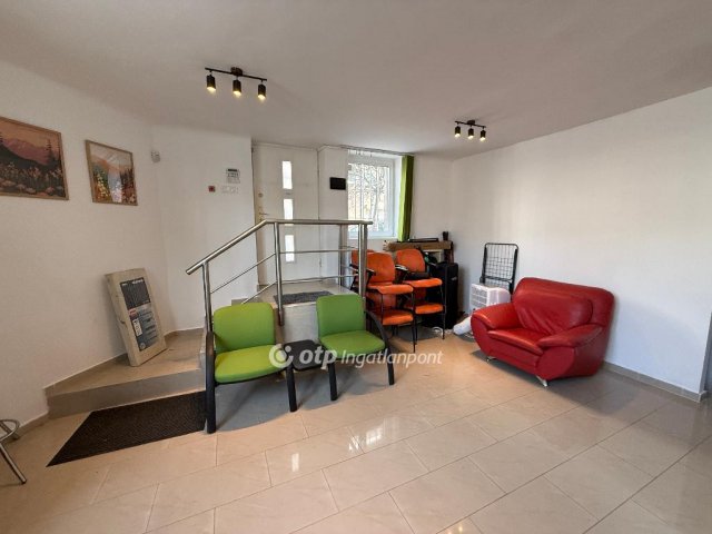 Eladó üzlethelyiség, Budapesten, XIII. kerületben 75 M Ft