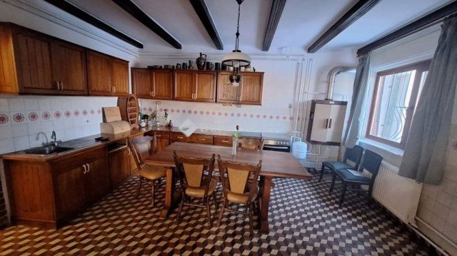 Eladó családi ház, Papkeszin 124.9 M Ft, 7 szobás