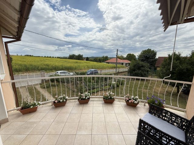 Eladó családi ház, Pécsett 115 M Ft, 3 szobás