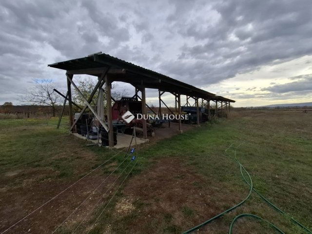 Eladó családi ház, Dunakeszin 105 M Ft, 2 szobás