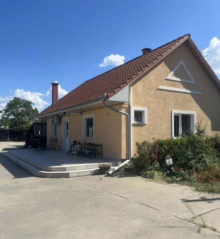 Eladó családi ház, Kiskunhalason 39 M Ft, 2 szobás