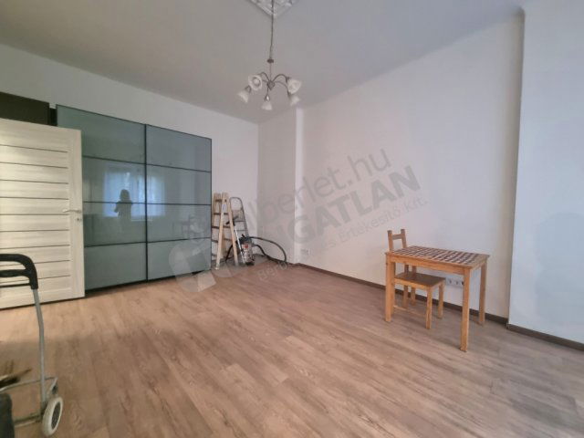 Kiadó téglalakás, albérlet, II. kerületben, Fő utcában
