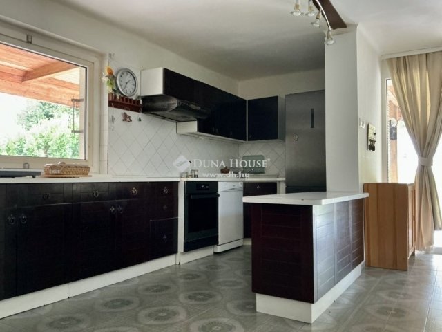 Eladó családi ház, Budapesten, III. kerületben 379 M Ft