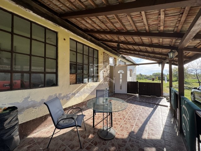 Eladó családi ház, Zámolyon 27.9 M Ft, 2 szobás