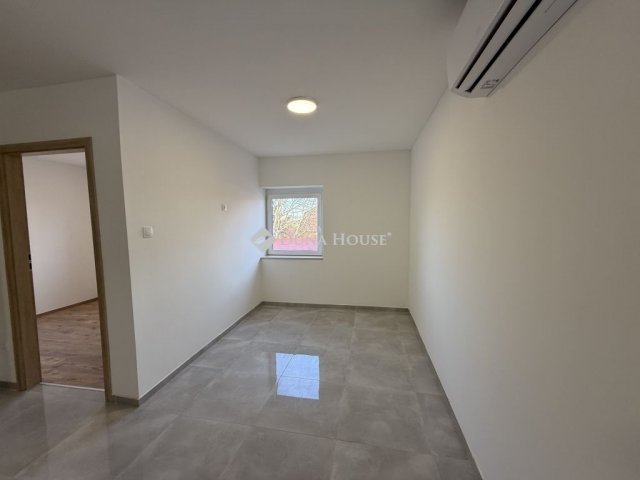 Eladó téglalakás, Tokodon 41.9 M Ft, 2 szobás