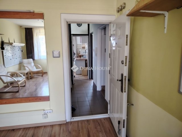 Eladó panellakás, Szegeden 58 M Ft, 4 szobás