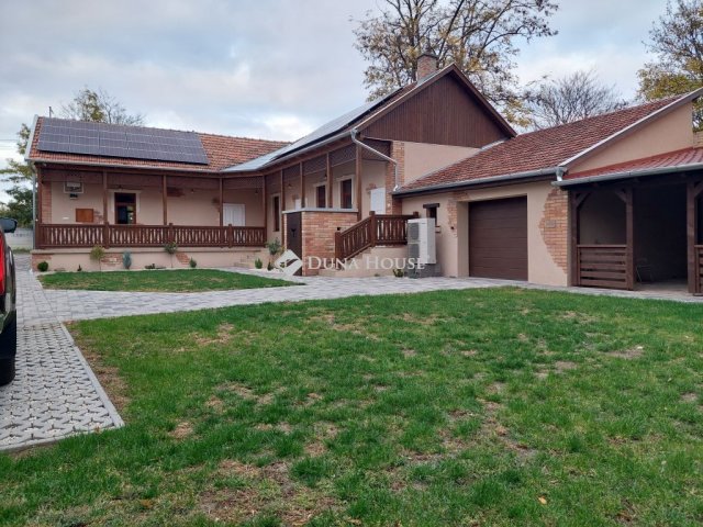 Eladó családi ház, Gyulán 105 M Ft, 3 szobás