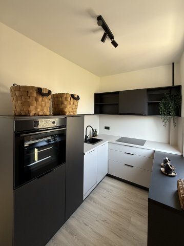 Eladó panellakás, Pécsett 51.9 M Ft, 2 szobás