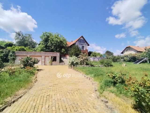 Eladó családi ház, Pécsett 129 M Ft, 3+1 szobás
