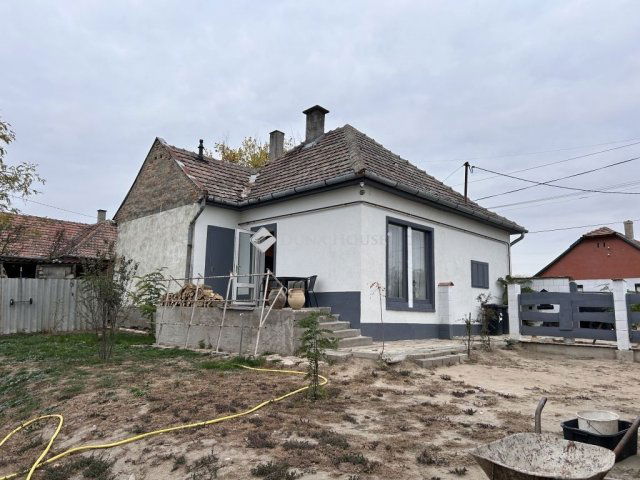 Eladó családi ház, Nagybaracskán 19.99 M Ft, 2 szobás