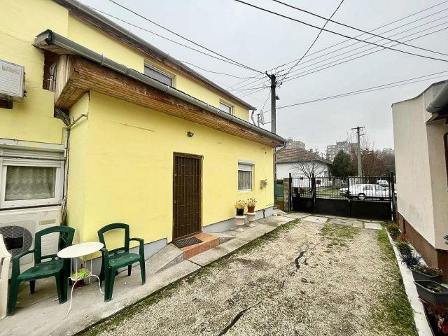 Eladó családi ház, Budapesten, XV. kerületben 60 M Ft