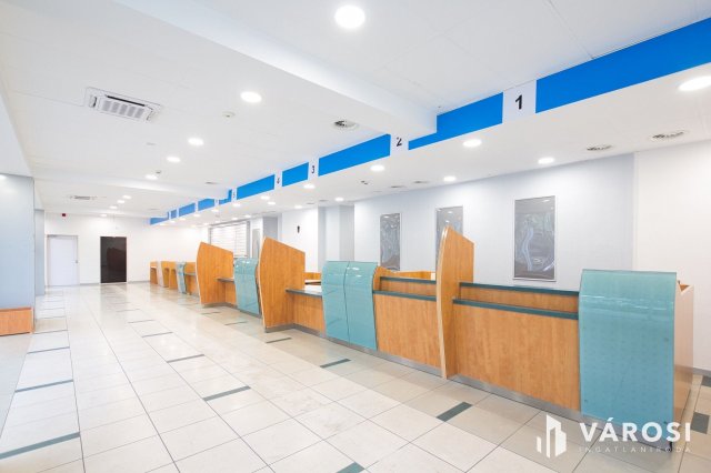 Kiadó üzlethelyiség, Békéscsabán 1770 E Ft / hó