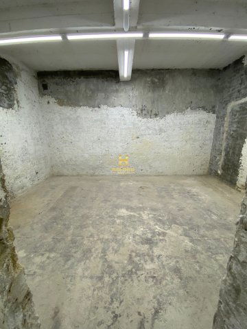 Eladó ipari ingatlan, Budapesten, XI. kerületben 42.5 M Ft