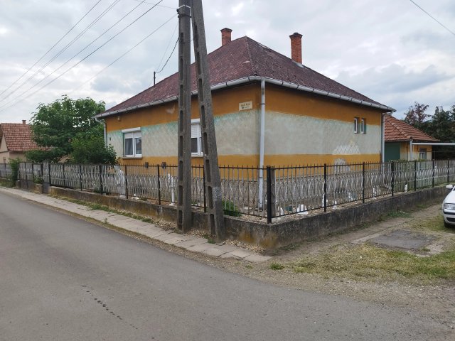 Eladó családi ház, Pusztamonostoron 29.9 M Ft, 2+1 szobás