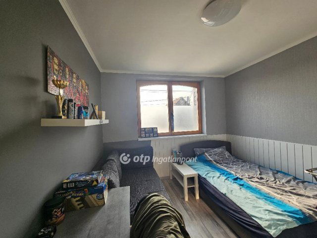 Eladó családi ház, Gyálon 157 M Ft, 9+1 szobás