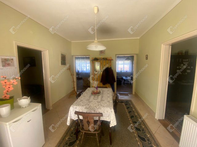 Eladó családi ház, Darnózseliben 49.9 M Ft, 5 szobás