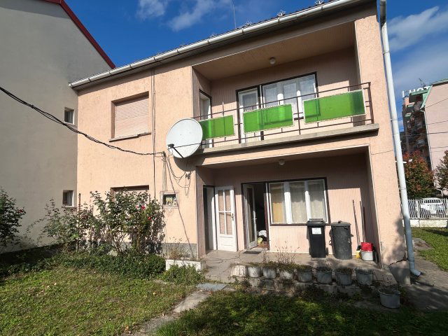 Eladó családi ház, Hévízen 129 M Ft, 5 szobás