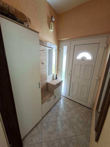 Eladó családi ház, Balatonkenesén 82 M Ft, 7 szobás