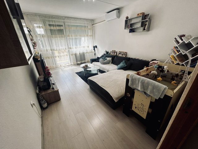 Eladó panellakás, Pécsett, Csikor Kálmán utcában 48.58 M Ft