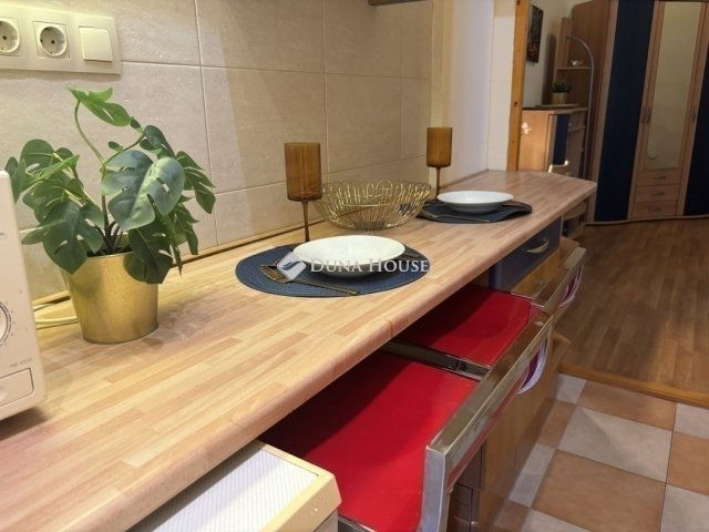 Eladó téglalakás, Budapesten, VII. kerületben 57 M Ft, 1 szobás