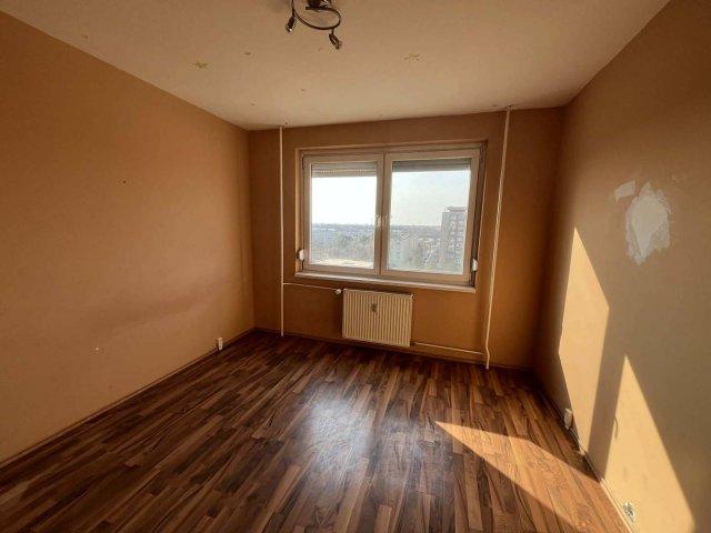 Eladó panellakás, Dunaújvárosban 30.99 M Ft, 1+2 szobás
