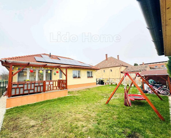 Eladó családi ház, Töltéstaván 98.99 M Ft, 4 szobás