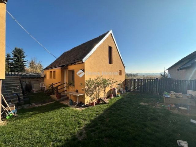 Eladó családi ház, Csákváron 84.9 M Ft, 5 szobás