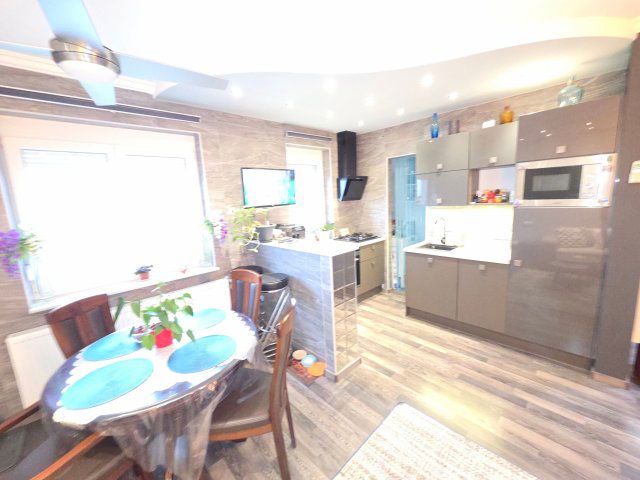 Eladó téglalakás, Hévízen 56.8 M Ft, 3 szobás