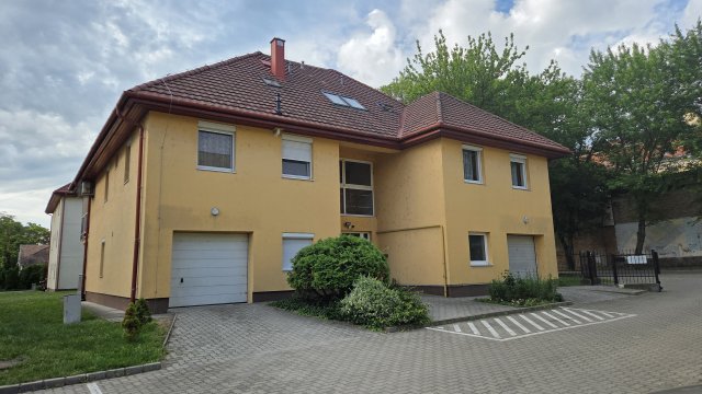 Eladó téglalakás, Dorogon 76 M Ft, 3 szobás