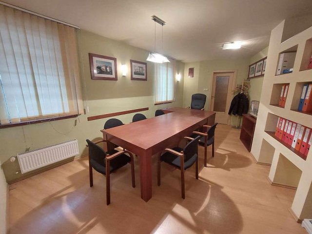 Eladó üzlethelyiség, XV. kerületben, Illyés Gyula utcában