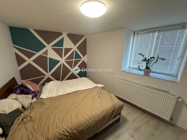 Eladó családi ház, Csákváron 62.9 M Ft, 3 szobás