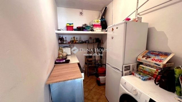 Eladó családi ház, Monorierdőn 87.9 M Ft, 9 szobás