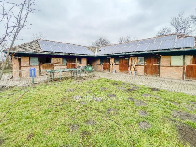 Eladó családi ház, Fehértón 128 M Ft, 2 szobás