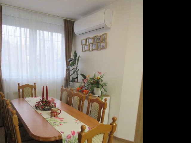 Eladó téglalakás, Debrecenben 94.9 M Ft, 4 szobás