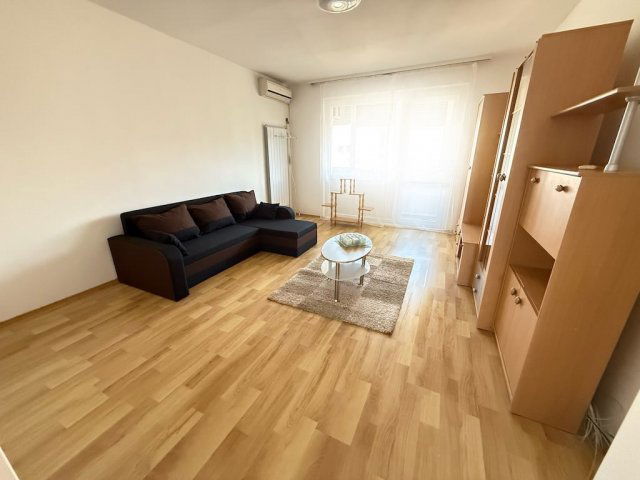 Kiadó panellakás, albérlet, Pakson 140 E Ft / hó, 2 szobás