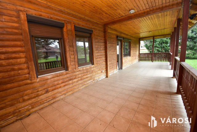 Eladó családi ház, Győrságon 105 M Ft, 5 szobás