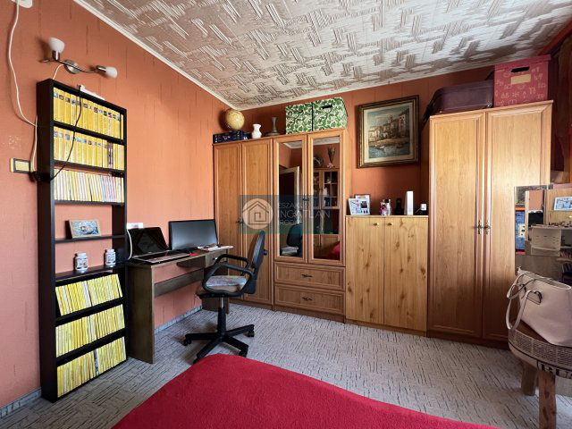 Eladó panellakás, Kazincbarcikán 31.9 M Ft, 3+1 szobás