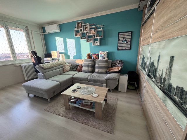 Eladó panellakás, Debrecenben 57.5 M Ft, 3 szobás